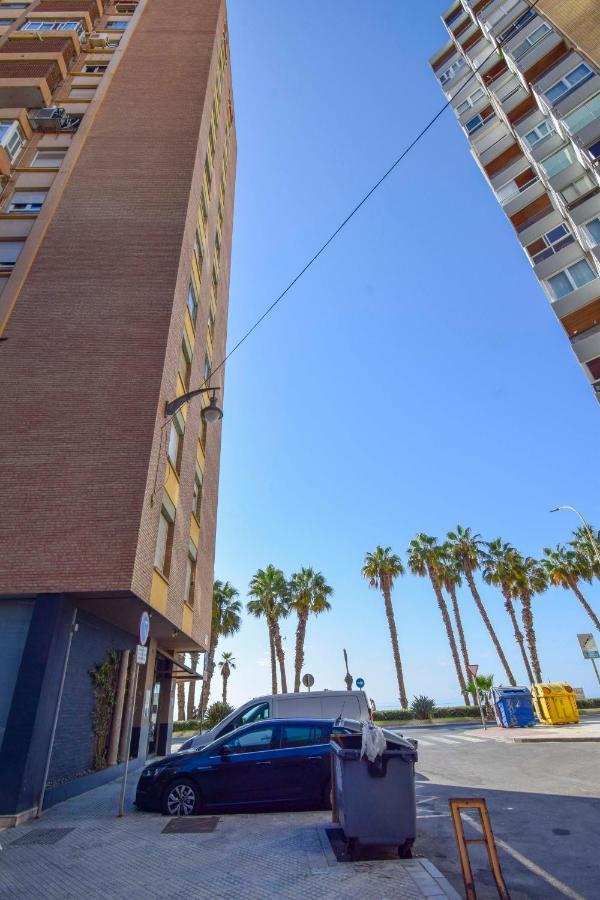 P&P Apartamentos Paseo Maritimo Pablo Ruiz Picasso Малага Екстериор снимка